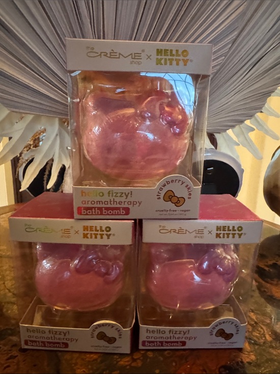 Hello Kitty Other - Hello Kitty (3) Strawberry Scented Aromatherapy Bath Bomb Trio